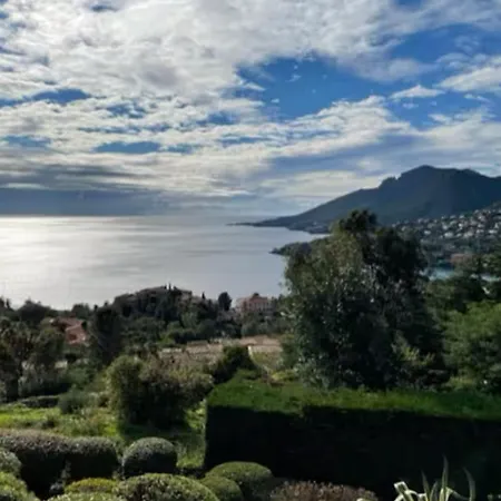 Au Calme ! Vue Et Terre Apartament